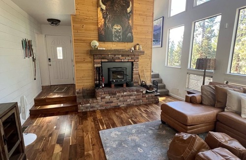 Montgomery Estates Haus | Mountain home just 5 minutes from Heavenly! 30+ day rental