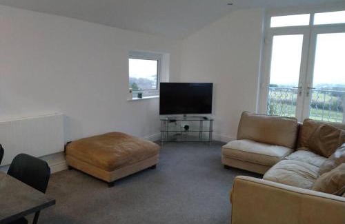 Nantgarw Wohnung | Mountain Lodge with magical views