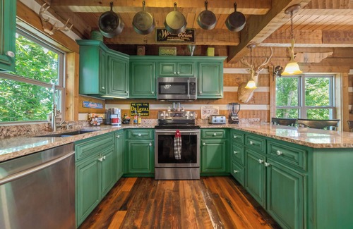 Dandridge Kabine | Mountain Log Cabin-Private Dock-Fire-Pit-Amazing View-Hot Tub-Game Room-Sauna!