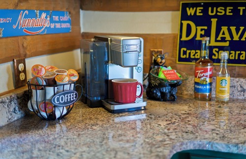 Dandridge Kabine | Mountain Log Cabin-Private Dock-Fire-Pit-Amazing View-Hot Tub-Game Room-Sauna!