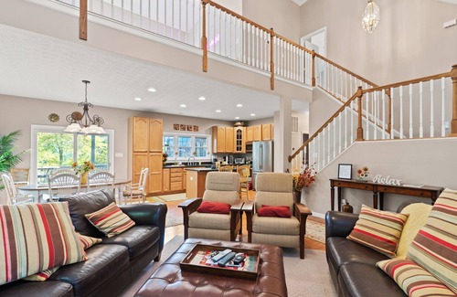 Basye Haus | Mountain Resort Hideaway for Family, Golf, Hiking and reunions