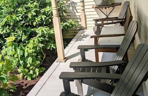 Bucksport Haus | Mountain Sunrise Views at The Narramissic Manor House