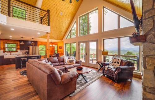 Fleetwood Haus | Mountain-View Fleetwood Retreat with Deck and Grill