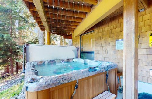 Hyak Haus | Mountain View Getaway