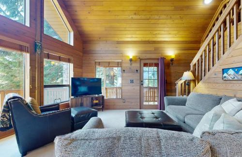 Hyak Haus | Mountain View Getaway