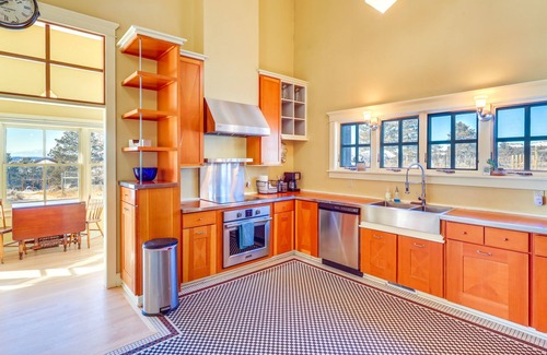 Edgar Haus | Mountain-View Laurel Respite On 20 Private Acres!