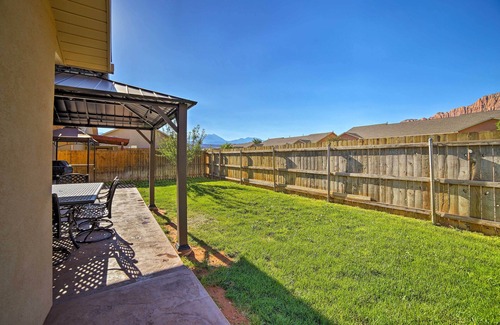 Moab South Valley Hütte | Mountain-view Moab Home w/ Pool & Hot Tub Access!