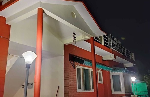 Bhimtal Hütte | Mountain View stay with activities like Bird watching, paragliding, hikes etc.
