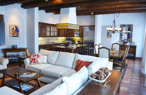 Arroyo Seco Haus | Mountain Views Hot Tub Access to Tennis Court and Indoor Pool