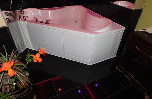 Lawrenceville Hotel | Mounts Motel