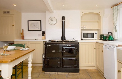 Longborough Hütte | Mouse Manor - pet friendly, Longborough near Stow-on-the-Wold