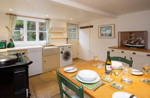 Longborough Hütte | Mouse Manor - pet friendly, Longborough near Stow-on-the-Wold