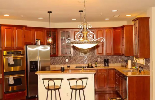 Fort Washington Haus | Movie Theater, Parking, 6 bdm, DC suburb 2 Kitchen