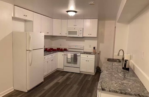 Fort Washington Haus | Movie Theater, Parking, 6 bdm, DC suburb 2 Kitchen