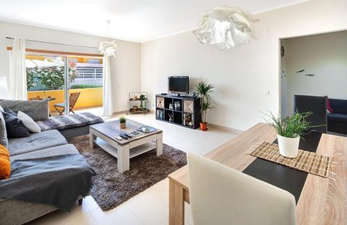 Canada Haus | Mr. Stuart House