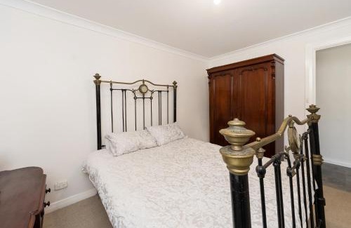 Mount Barker Haus | Mt Barker Nina's 2BR Cottage
