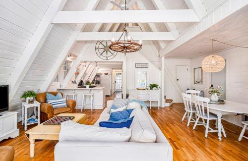 Charlevoix Haus | Mt McSauba A Frame Cottage