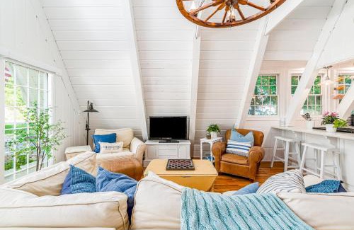 Charlevoix Haus | Mt McSauba A Frame Cottage