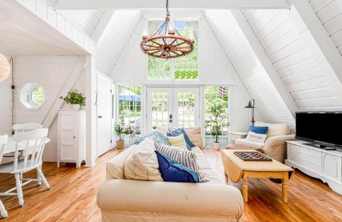 Charlevoix Haus | Mt McSauba A Frame Cottage