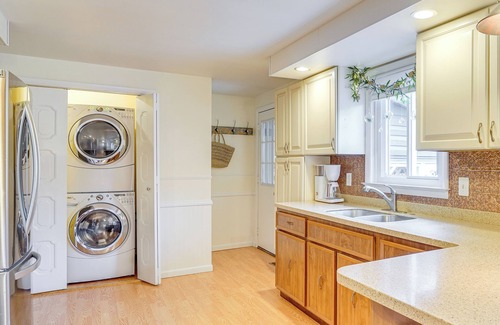 Duncansville Haus | Mtn-View Escape w/ Large Yard in Duncansville!