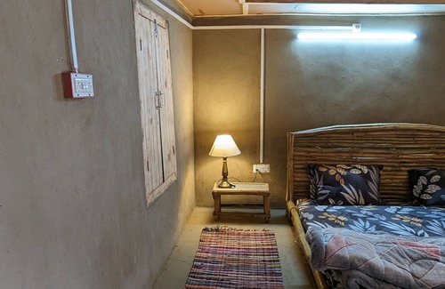 Burwa Sonstige | Mud and Stone Cottage in Himalayas, best experience amidst Nature's Tranquility