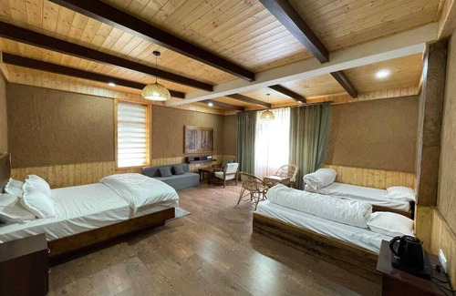 Keylong Hotel | Mud Essence