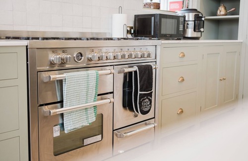 Malmesbury Haus | Mulberry Cottage 5BD in Wiltshire