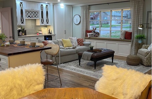 Columbia Hütte | Muletown's Cozy Classic w/ hot tub, outdoor game area, and fire pit