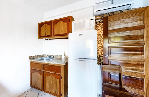 Caye Caulker Haus | Familienfreundliche Unterkunft mit mehreren Suiten, privatem Pool und Meerblick - Strand in der Nähe!