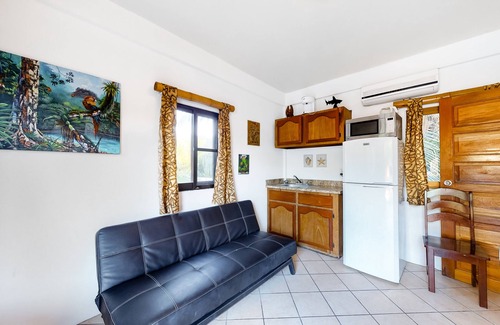 Caye Caulker Haus | Familienfreundliche Unterkunft mit mehreren Suiten, privatem Pool und Meerblick - Strand in der Nähe!