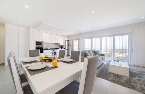 Nazare Wohnung | Muralha - T2 Holiday Apartment By SCH036
