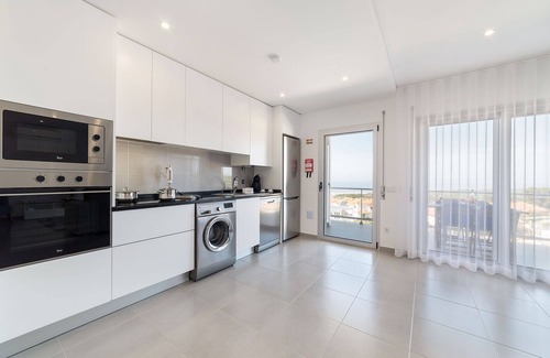 Nazare Wohnung | Muralha - T2 Holiday Apartment By SCH036