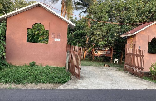 Tuxtla Chico Kabine | Flores exóticas Cozy cabin charming 1ra. Sección de Guillén Oriente WiFi, AC