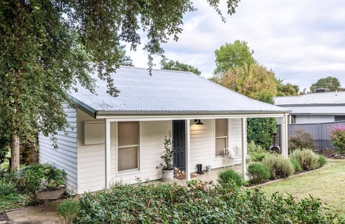 Myrtleford Haus | Myrtle Creek Cottage