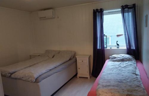 Saeveland Wohnung | Nær sentrum skog å strand