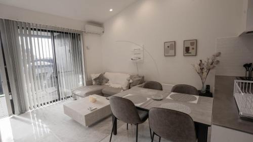 Ichinomiya Villa | N vacation stay サウナBBQ付き一棟貸ヴィラ2名2万から ペット可 100インチ超え大画面シアター