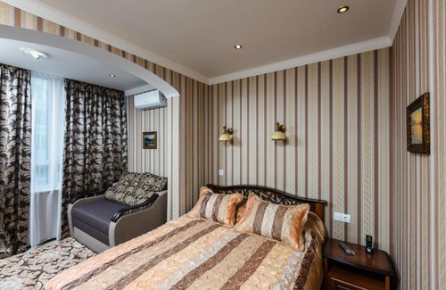 Holosiivskyj Hotel | naDobu Hotel Roshe
