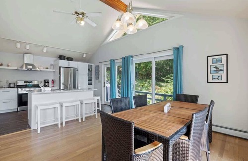 Sanbornville Haus | Nanas Nest - Lakefront Studio on Lovell Lake