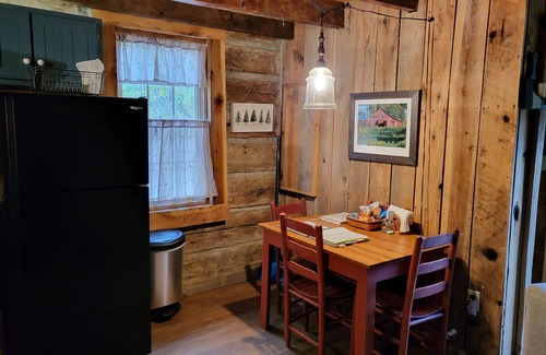 Nancy Kabine | Nancy Kentucky 1800s log cabin