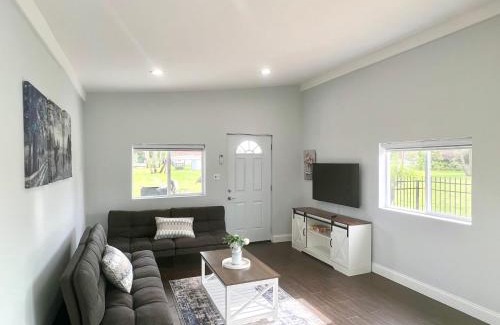 Rural Estates Haus | Naples Charming Cottage