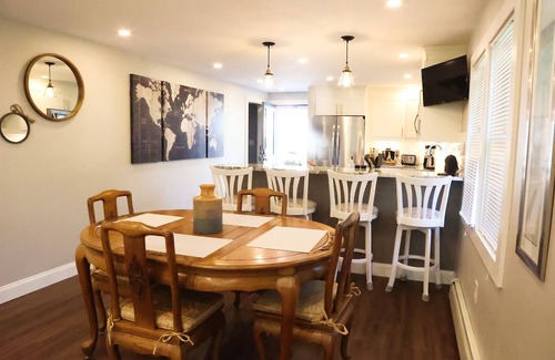 Saunderstown Haus | Narragansett Ideal 3BR Open, Bright, & Quiet