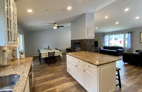 Bonnet Shores Haus | Narragansett R. I. 5 Schlafzimmer, 3 Badezimmer, zentrale Luft in der Sackgasse