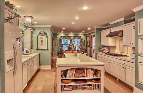 Charlevoix Haus | Haus mit 5 Schlafzimmern und Bootshaus - in den Narrows des Lake Charlevoix gelegen