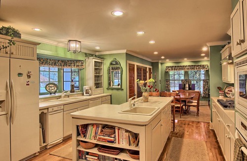 Charlevoix Haus | Haus mit 5 Schlafzimmern und Bootshaus - in den Narrows des Lake Charlevoix gelegen