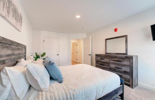 Auburn Wohnung | Nature Immersion Tranquil 2-BR Gem Auburn, ME, 2BD, 1BA with Free Parking & WiFi