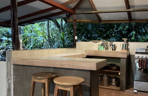 Puerto Jimenez Haus | Naturliebhaber Paradies - 2 BR / 1. 5 Bäder, Pool und Gärten am Strand