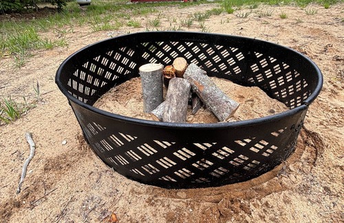 South Boardman Hütte | Nature Lover’s Paradise. Tiny 1 room cottage on Bunnifer Farms. Pet friendly