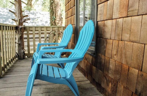 Fayetteville Kabine | Nature's Tiny Riverside Hideaway