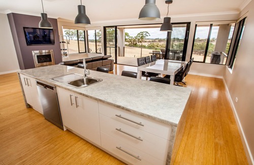 Clare Villa | Neagles Retreat Villa 4 Disable friendly - 2 bedroom