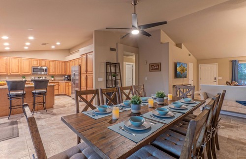 East Mesa Haus | Near Golf & Trails, Htd POOL, Spa, Putt Green, Fire Pit, Patio TV, Poker & Pool Tables